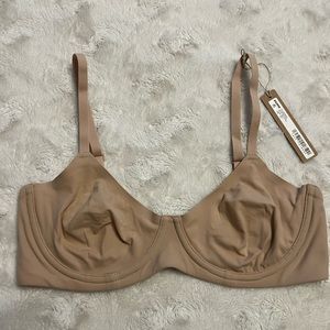 SKIMS Fits Everybody unlined Demi bra 34C.  NWT.  Runs a little small.
